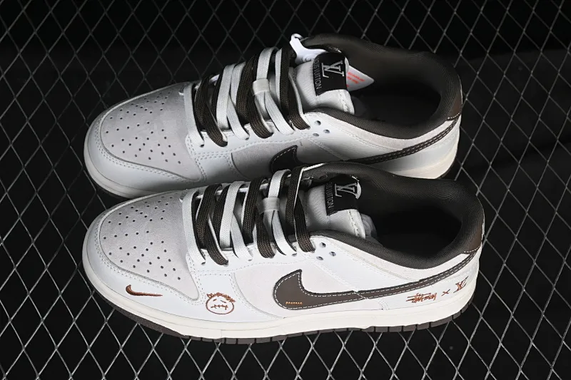 All categories Nk SB Dunk Series Nk SB Dunk Low High-end customized low-top sneakers Nike SB Dunk three-party joint brand milk white gray high-end customized low-top casual sneakers SG6688-003